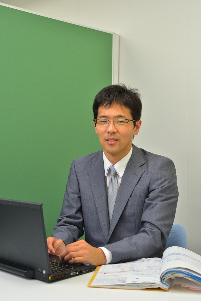 専門家（税理士、公認会計士）が必ず対応